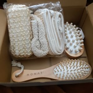 Monat Accesories Body Collection